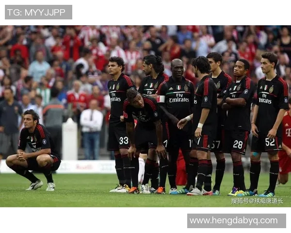 英超球队与成都足球队团队协作的深度对比分析与启示 英超球队与成都足球队团队协作的深度对比分析与启示